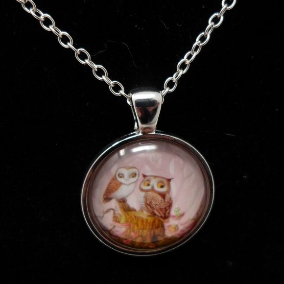 Adorable Owl Love Pendant Silver Tone Chain - Picture 4 of 8